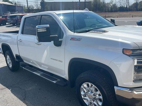 Used 2021 Chevrolet Silverado 2500 LTZ w/ LTZ Premium Package image 2