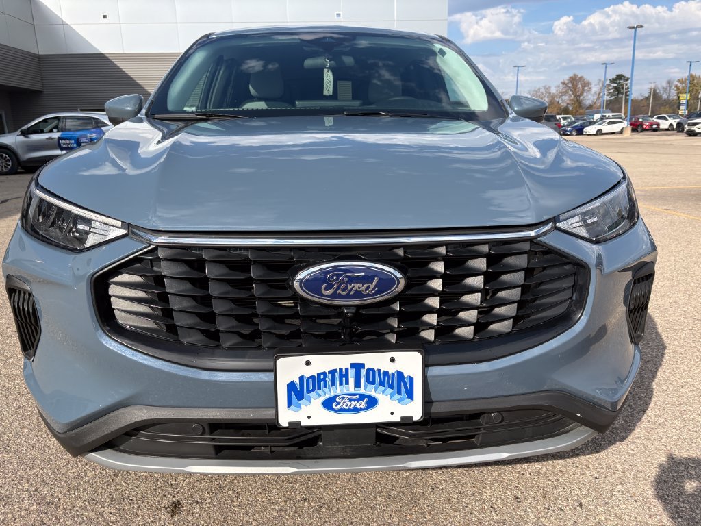 Used 2023 Ford Escape Active w/ Tech Pack #2 AWD/4WD image 4