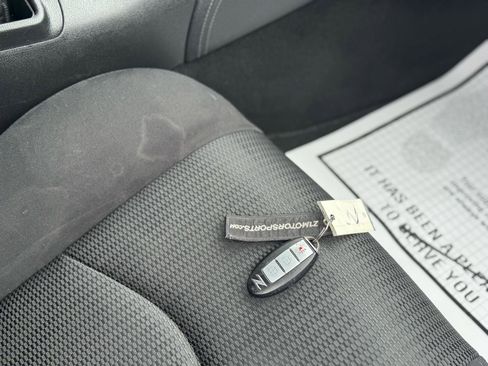 Used 2017 Nissan 370Z Coupe RWD image 20