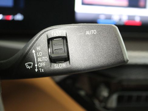 New 2026 BMW 330i xDrive Sedan w/ Premium Package image 32