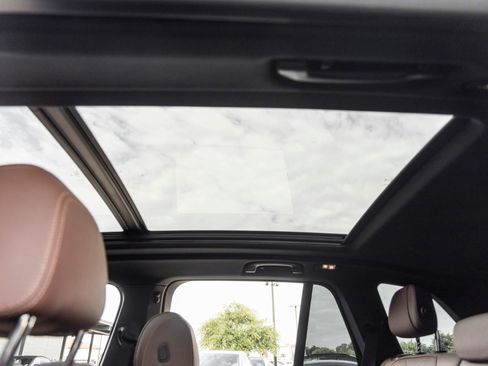 Used 2025 BMW X5 sDrive40i w/ M Sport Package image 24