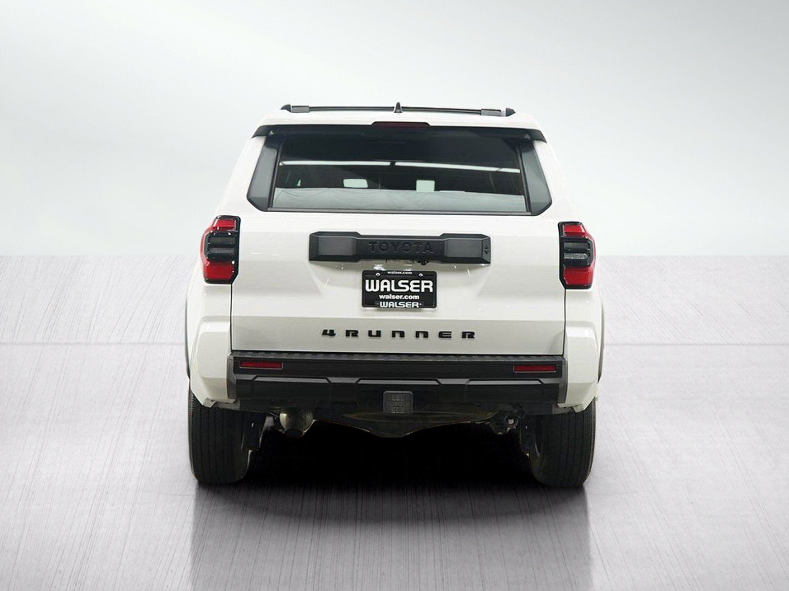 Used 2025 Toyota 4Runner SR5 AWD/4WD image 4