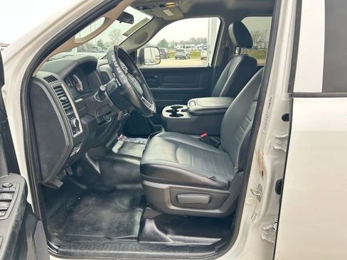 Used 2022 RAM 1500 Tradesman w/ Chrome Appearance Group image 17