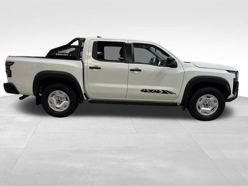 Used 2024 Nissan Frontier SV w/ Hardbody Edition AWD/4WD image 6