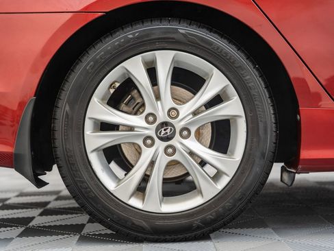 Used 2013 Hyundai Sonata Limited w/ Premium Pkg FWD image 17