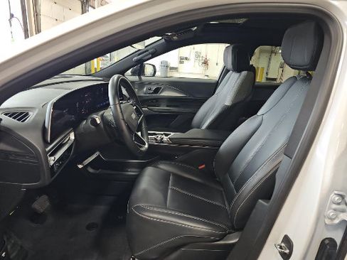 Used 2024 Cadillac Lyriq Tech AWD/4WD image 3