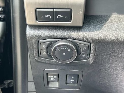Certified 2018 Ford F150 Platinum w/ Equipment Group 701A Luxury AWD/4WD image 31