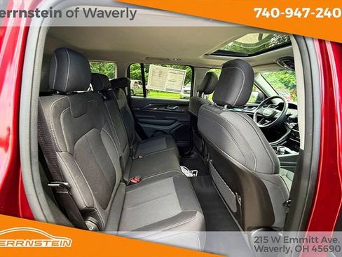 Used 2023 Jeep Grand Cherokee Laredo w/ Luxury Tech Group I AWD/4WD image 26