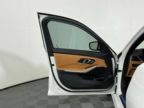 Used 2024 BMW 330i xDrive Sedan w/ Premium Package AWD/4WD image 19