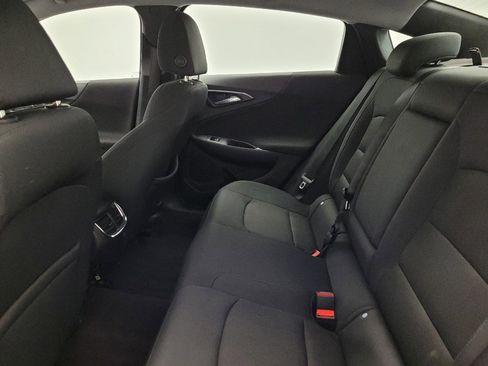 Used 2017 Chevrolet Malibu LT image 18