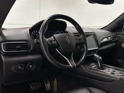 Used 2022 Maserati Levante GT AWD/4WD image 10