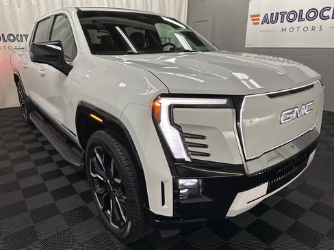 Used 2025 GMC Sierra EV Denali image 2
