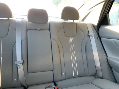 Used 2025 Hyundai Elantra SEL image 35