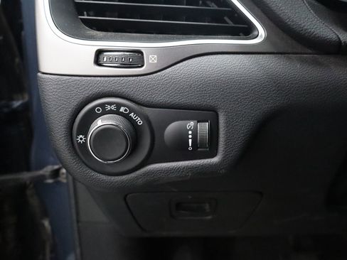 Used 2020 Jeep Cherokee Latitude image 16