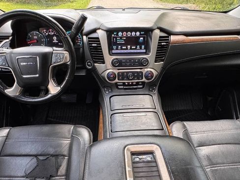 Used 2019 GMC Yukon Denali w/ Denali Ultimate Package AWD/4WD image 18