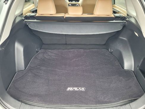Used 2022 Toyota RAV4 XLE Premium w/ Carpet Mat Package (TMS) image 8