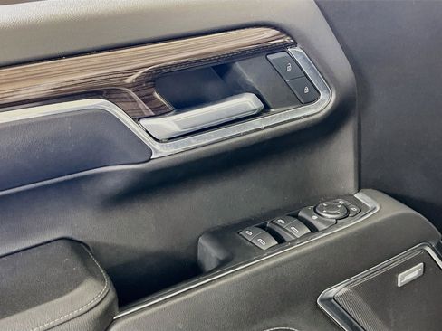 Used 2023 Chevrolet Silverado 1500 RST w/ Redline Edition AWD/4WD image 18