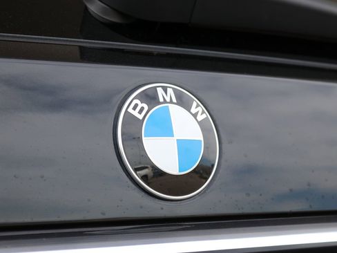 Used 2023 BMW X7 xDrive40i w/ M Sport Package AWD/4WD image 36