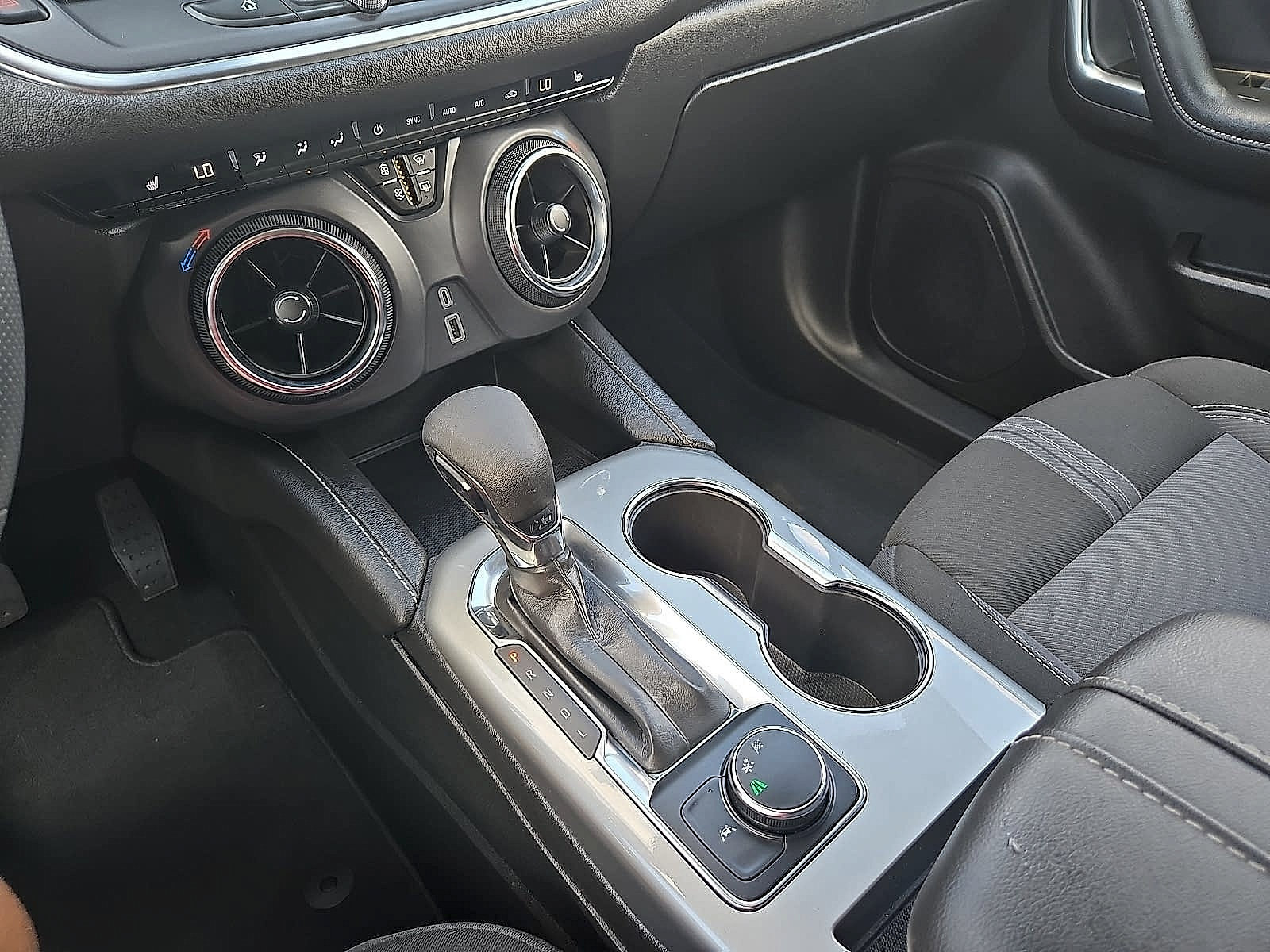 Used 2025 Chevrolet Blazer LT FWD image 20
