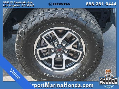 Used 2025 Jeep Wrangler Unlimited Rubicon AWD/4WD image 13