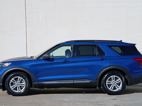 Used 2020 Ford Explorer XLT w/ Equipment Group 202A RWD image 43