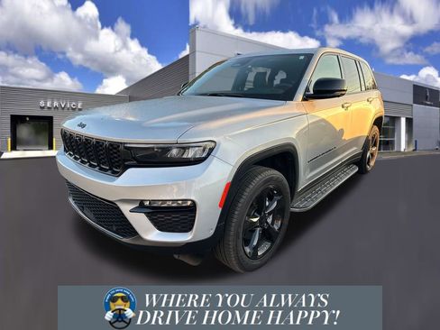 Used 2024 Jeep Grand Cherokee Limited w/ Luxury Tech Group II image 5