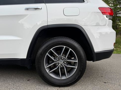 Used 2018 Jeep Grand Cherokee Limited AWD/4WD image 8