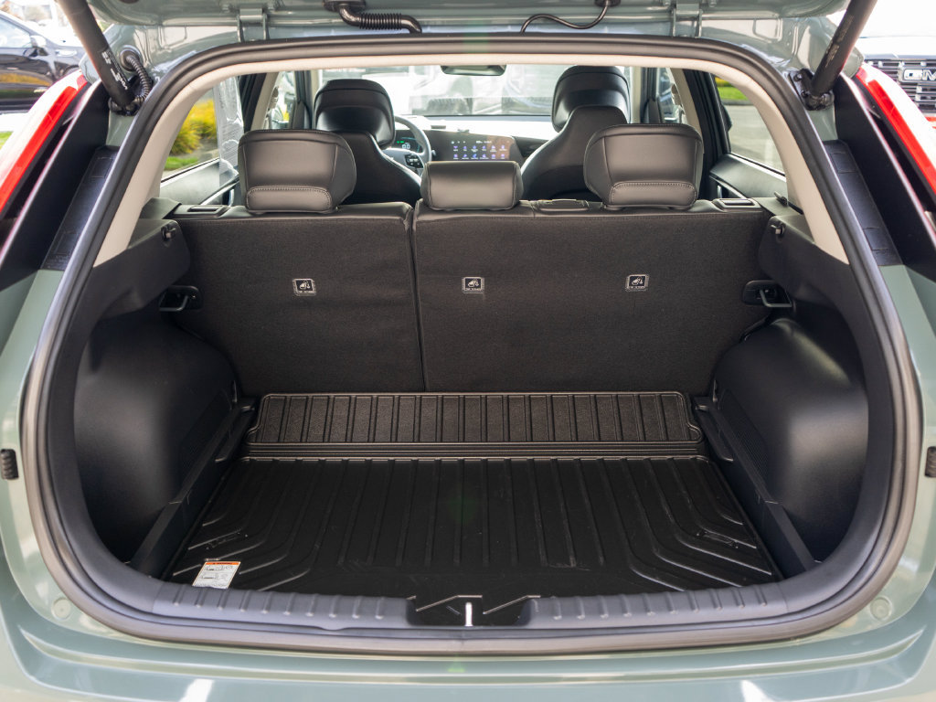 Certified 2023 Kia Niro SX Touring FWD image 33