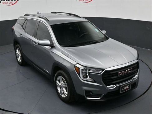 Used 2024 GMC Terrain SLE w/ Driver Convenience Package image 19