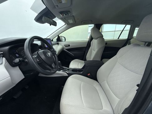 Used 2023 Toyota Corolla Cross L image 11