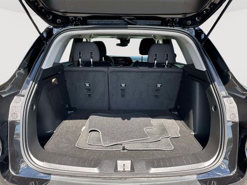 Used 2024 Chevrolet TrailBlazer LT w/ LT Cold Weather Package FWD image 31