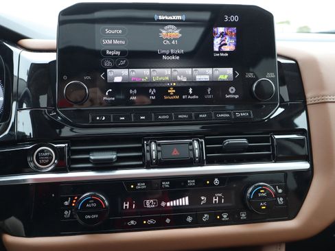 Used 2024 Nissan Pathfinder Platinum w/ Cargo Package image 19