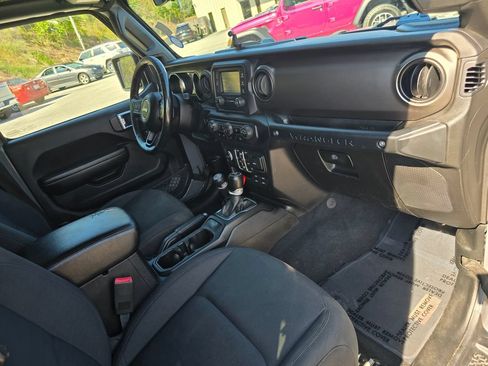 Used 2018 Jeep Wrangler Unlimited Sport S AWD/4WD image 28