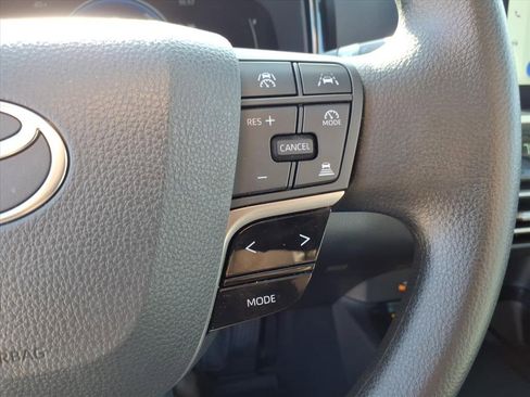 Used 2025 Toyota Camry LE image 18