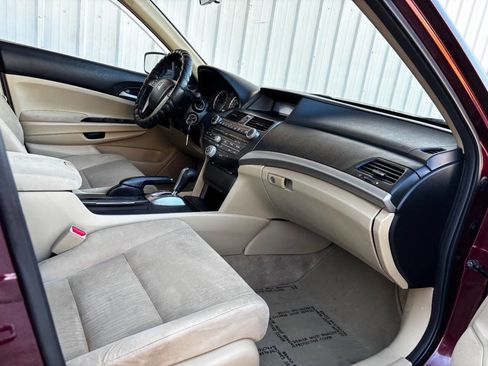 Used 2011 Honda Accord LX image 29