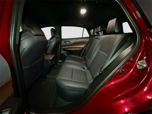 Used 2024 Toyota Venza Limited image 19