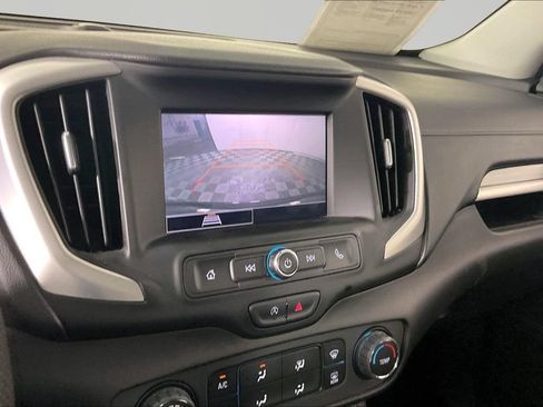 Used 2024 GMC Terrain SLE FWD image 11