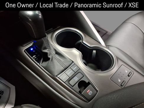 Used 2022 Toyota Camry XSE w/ Navigation Package image 25