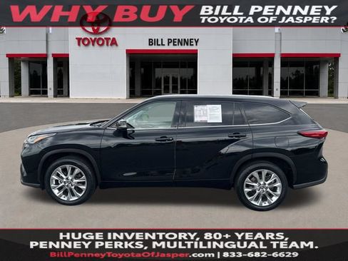 Used 2021 Toyota Highlander Limited FWD image 2