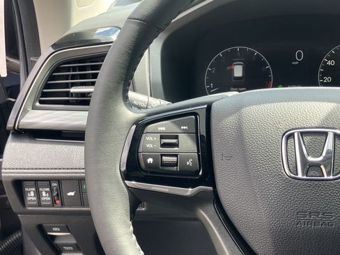 Used 2026 Honda Odyssey Elite image 32