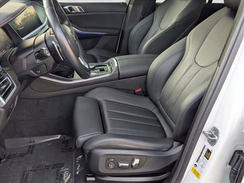 Used 2022 BMW X5 sDrive40i w/ Parking Assistance Package image 17