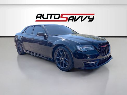 Used 2023 Chrysler 300 S w/ Comfort Group RWD image 2