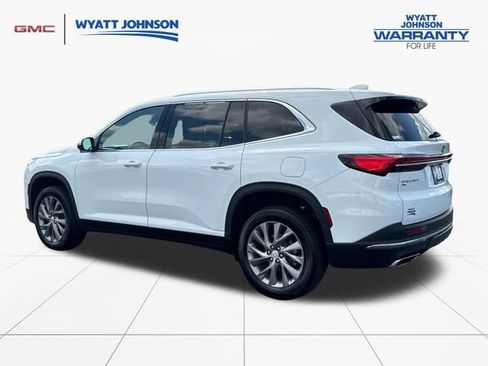 Used 2026 Buick Enclave Preferred AWD/4WD image 3