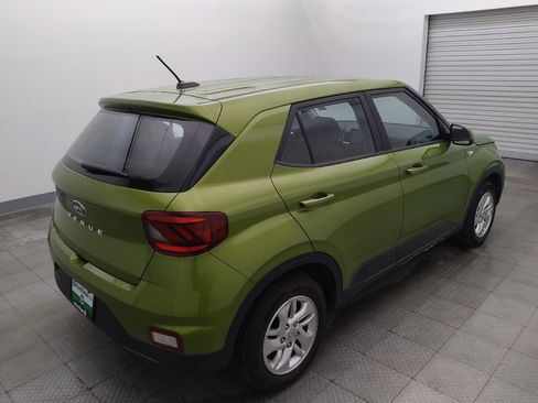 Used 2023 Hyundai Venue SE FWD image 9