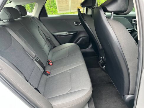 Used 2025 Kia K4 FWD image 25