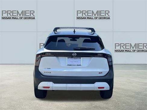 New 2025 Nissan Kicks SR image 25