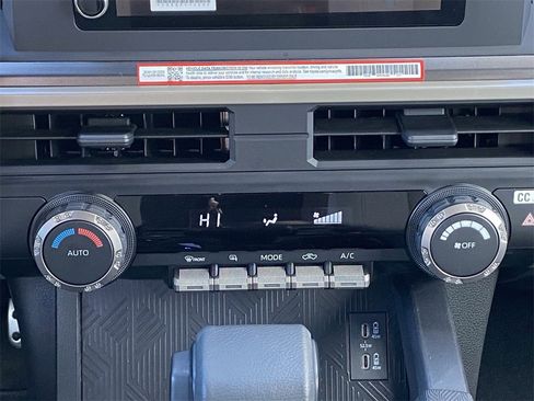 Used 2025 Toyota Tacoma TRD Sport image 29