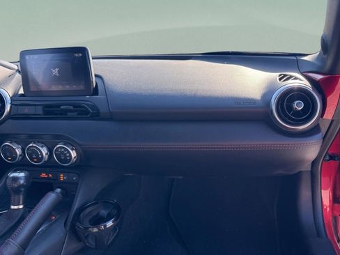 Used 2019 MAZDA MX-5 Miata RF Grand Touring image 19