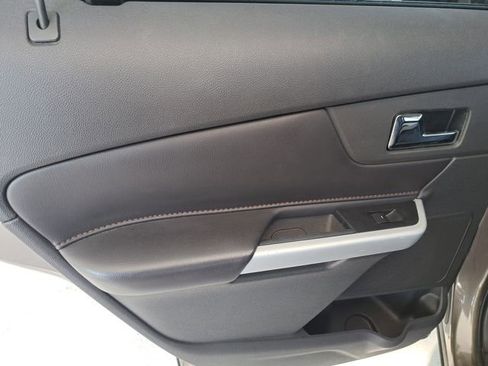 Used 2013 Ford Edge SEL FWD image 29
