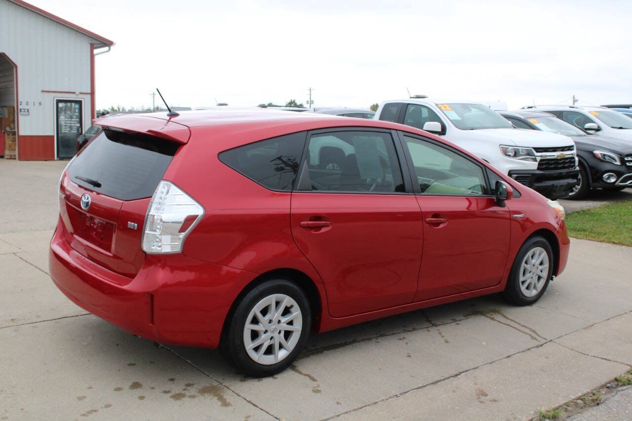 Used 2014 Toyota Prius V Two FWD image 4